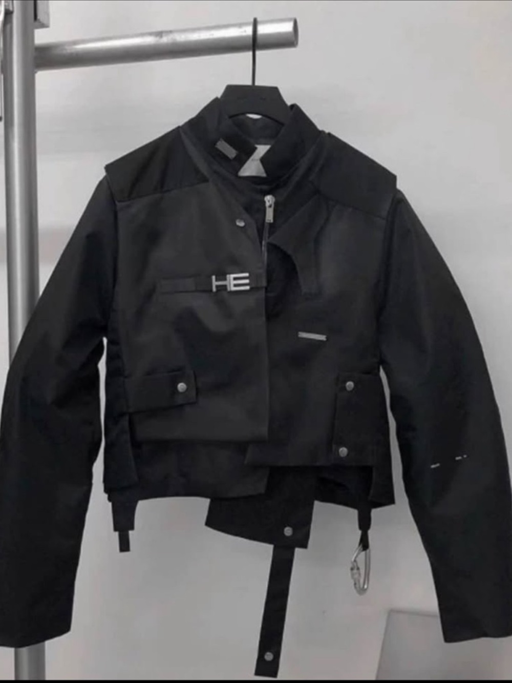 Black Crop Utility Jacket - HE Detail